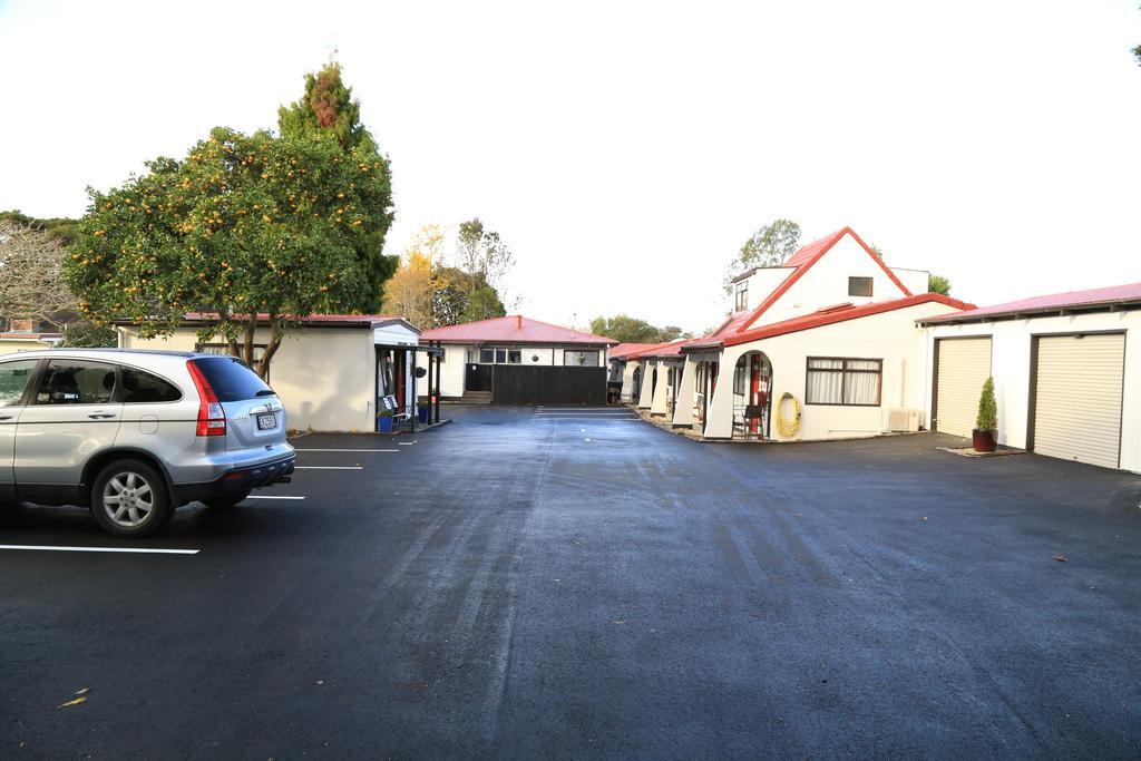 Papakura Motor Lodge & Motel ภายนอก รูปภาพ