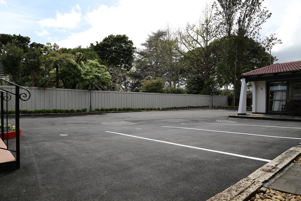Papakura Motor Lodge & Motel ภายนอก รูปภาพ