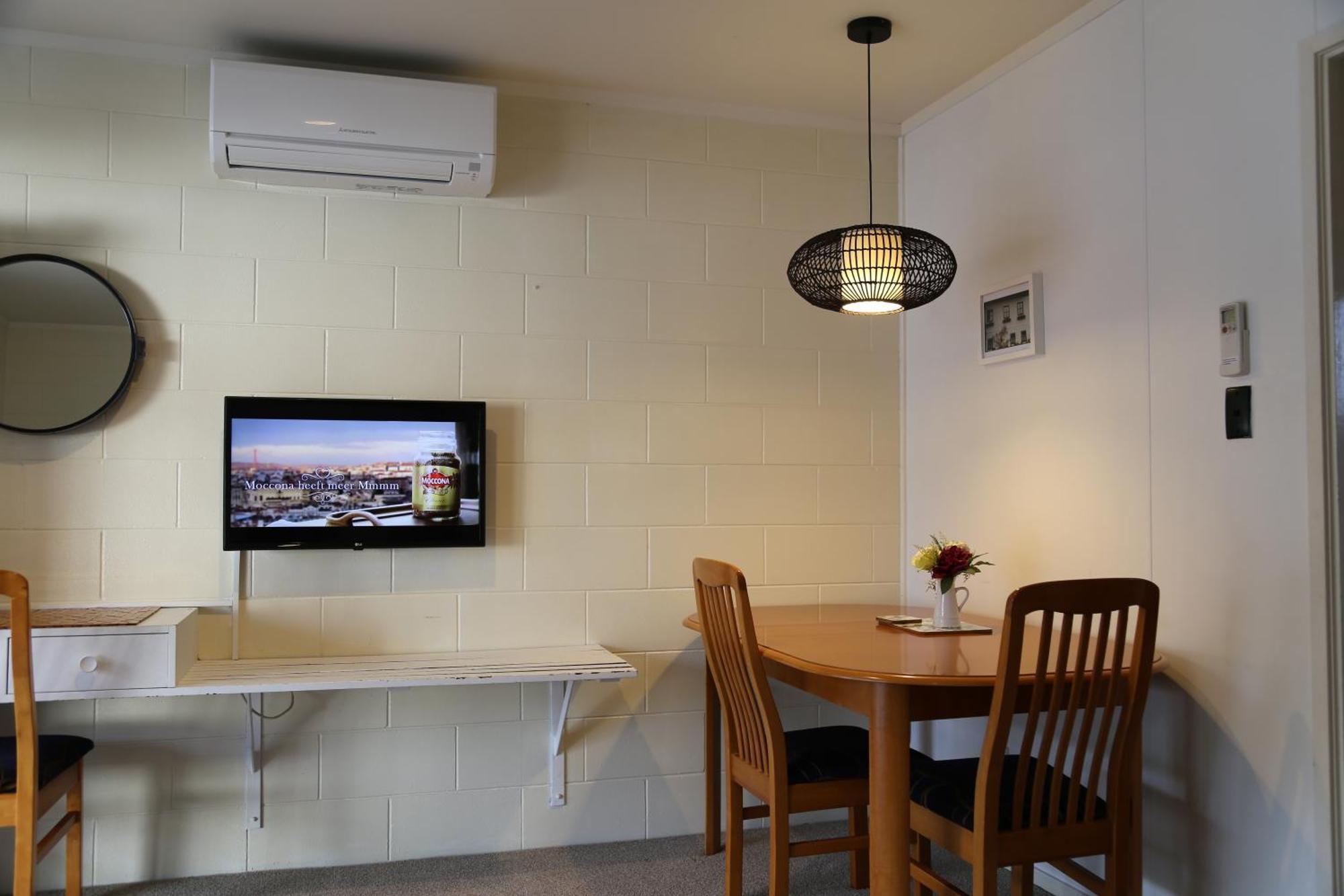 Papakura Motor Lodge & Motel ภายนอก รูปภาพ