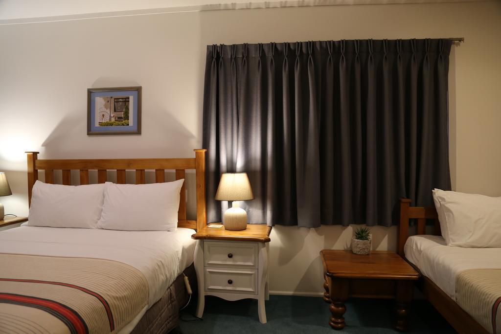 Papakura Motor Lodge & Motel ภายนอก รูปภาพ