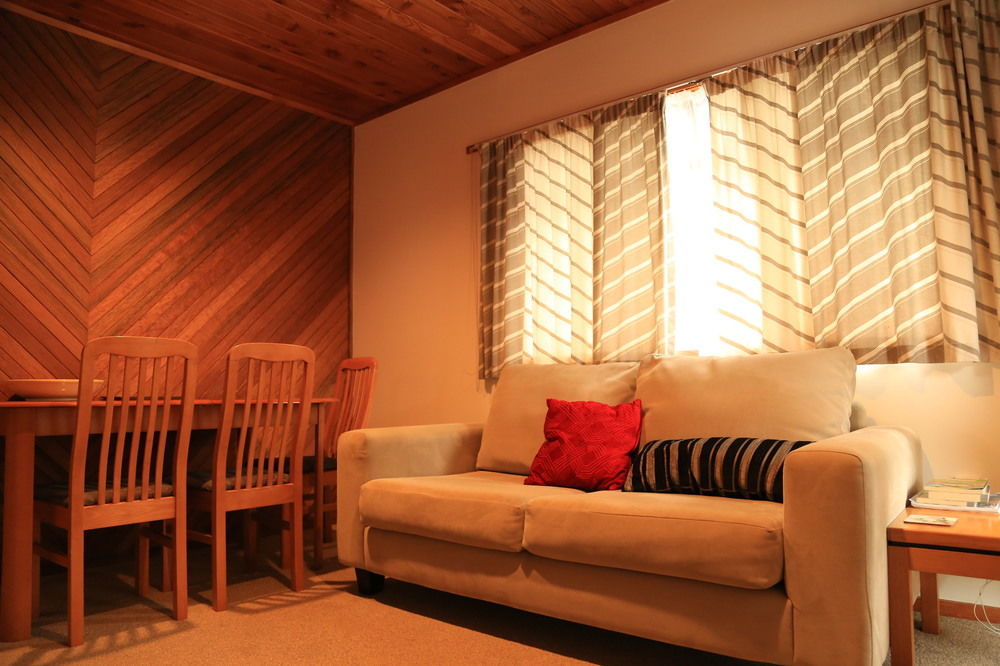 Papakura Motor Lodge & Motel ภายนอก รูปภาพ