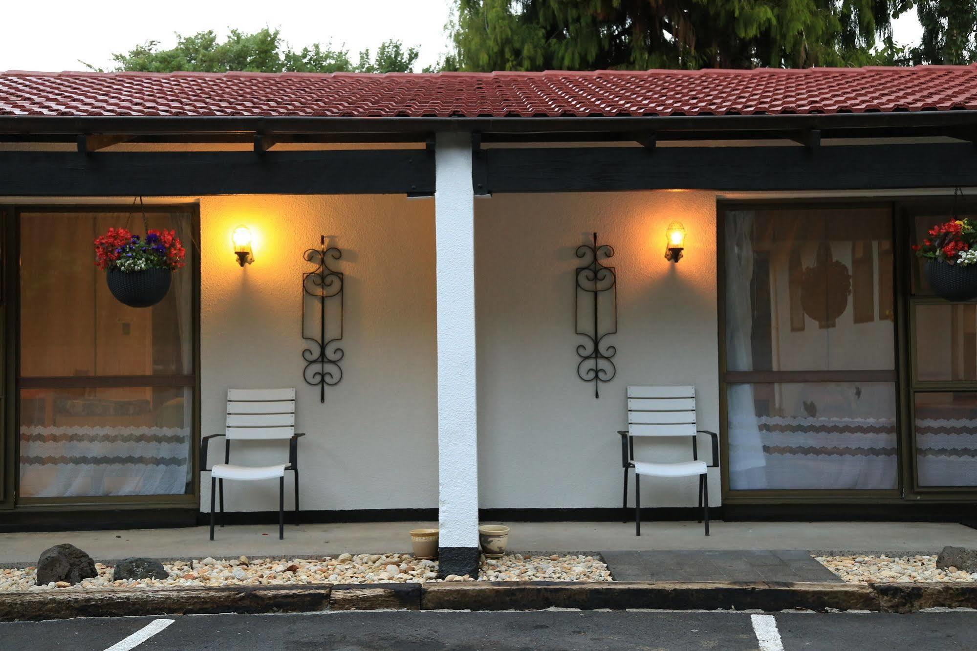 Papakura Motor Lodge & Motel ภายนอก รูปภาพ