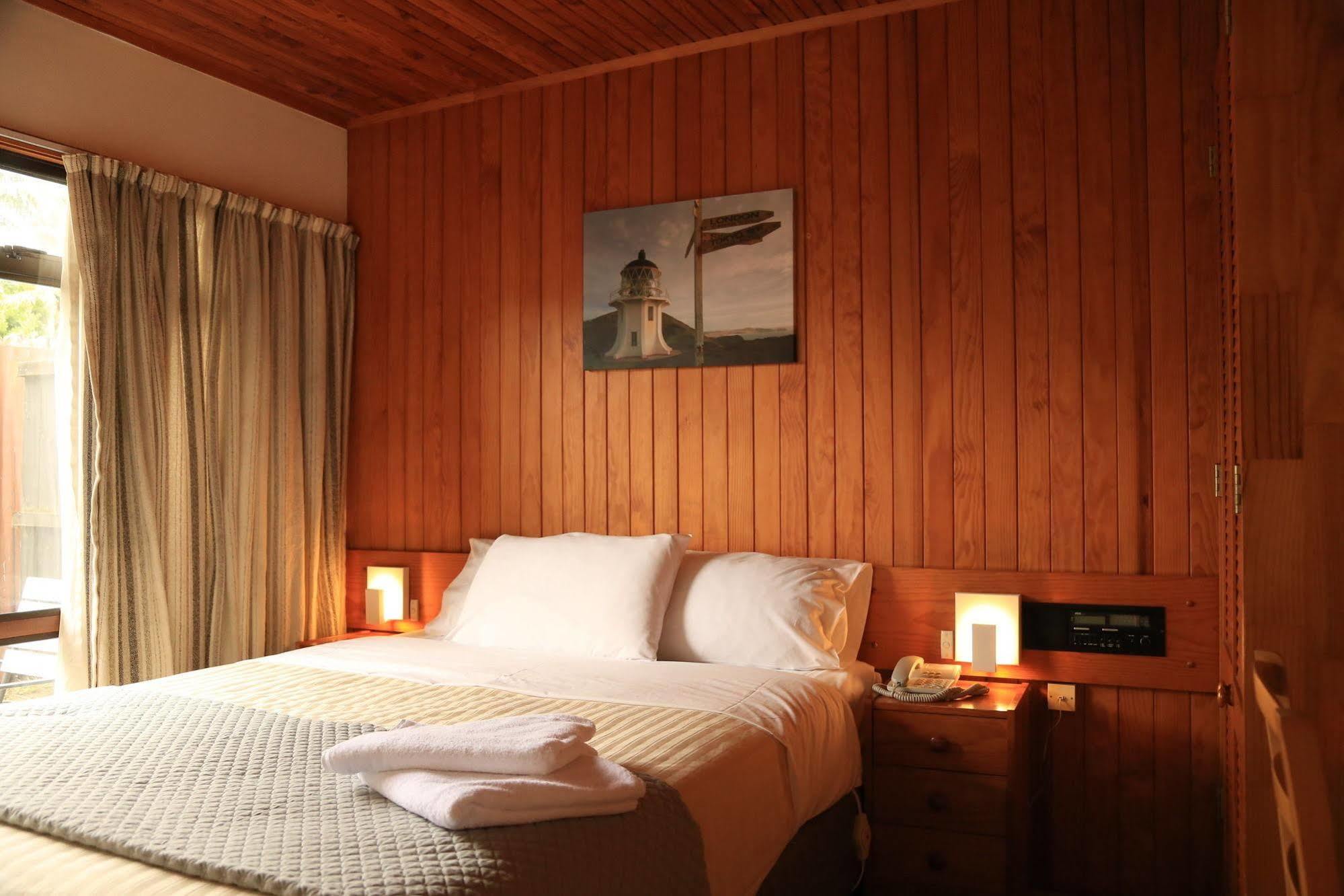 Papakura Motor Lodge & Motel ภายนอก รูปภาพ
