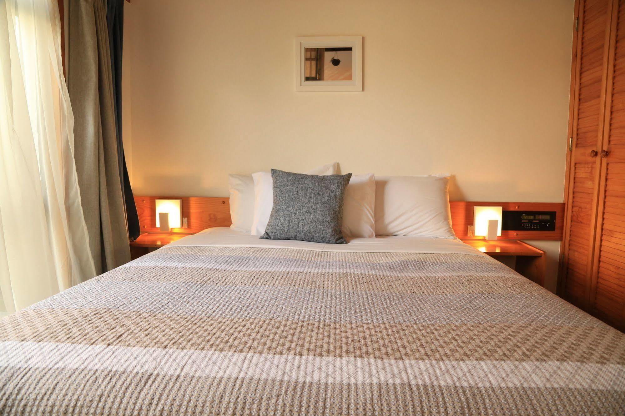 Papakura Motor Lodge & Motel ภายนอก รูปภาพ