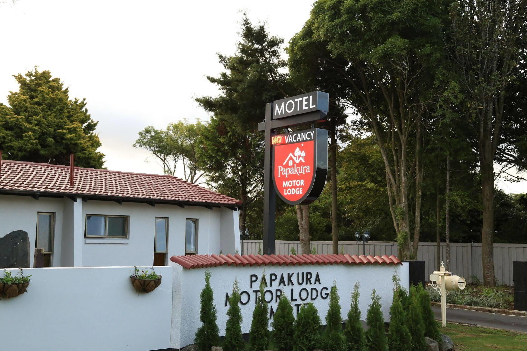 Papakura Motor Lodge & Motel ภายนอก รูปภาพ